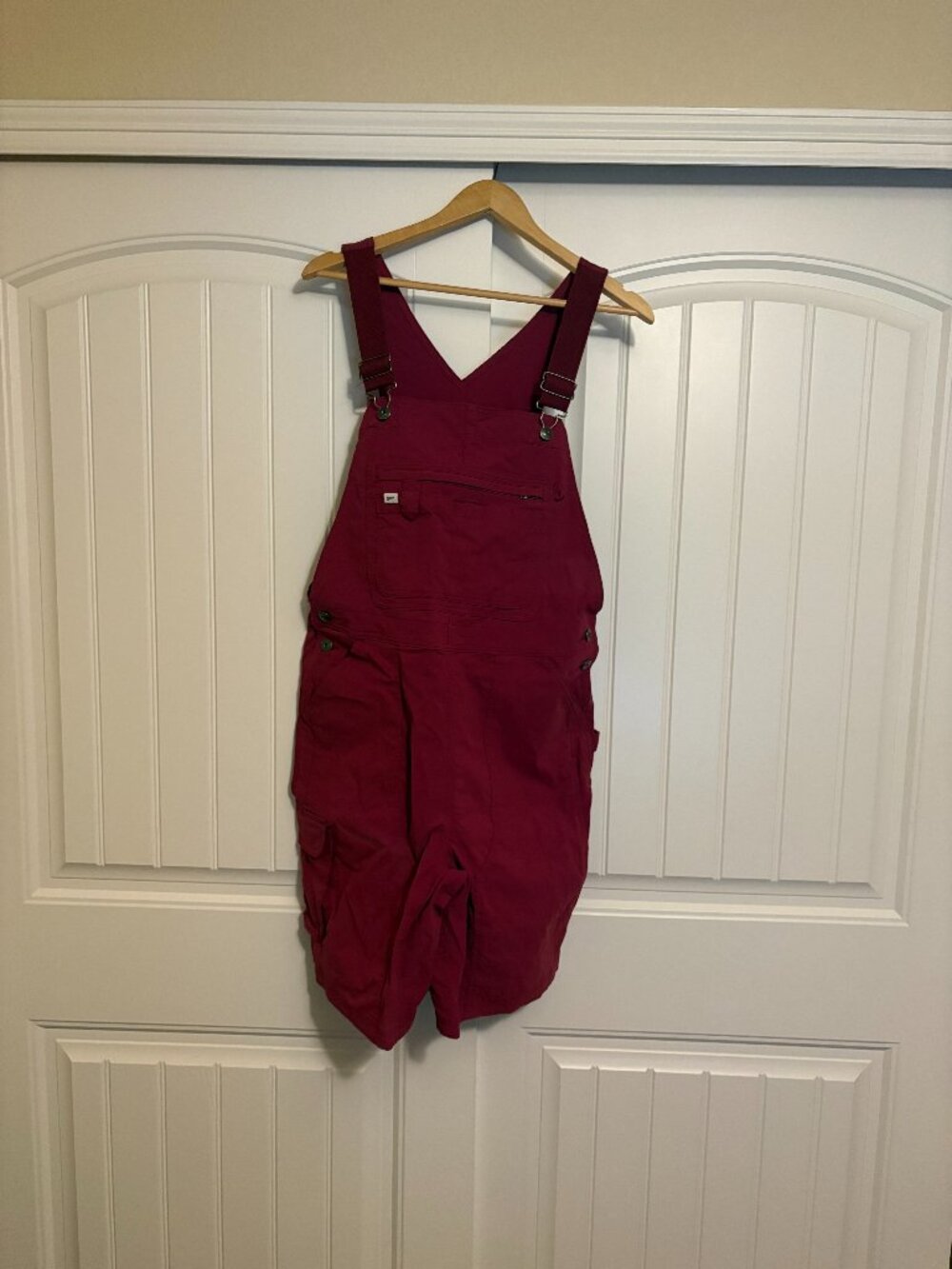 Duluth Women's Heirloom Gardening 7" Short Overalls Size Large Wine Nylon Blend